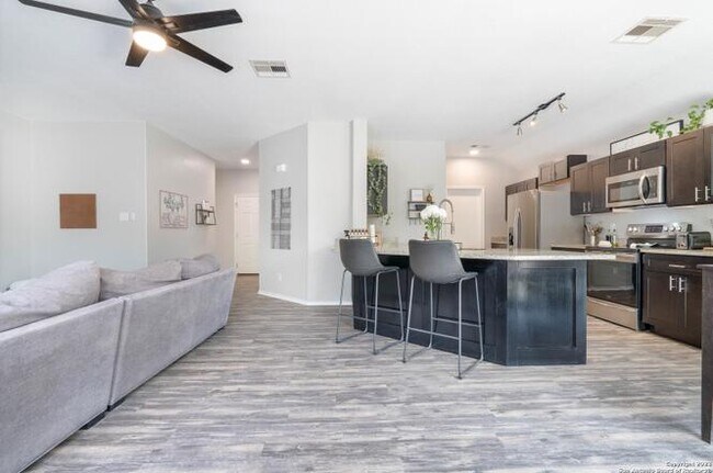 Photo - 6706 Tezel Oaks