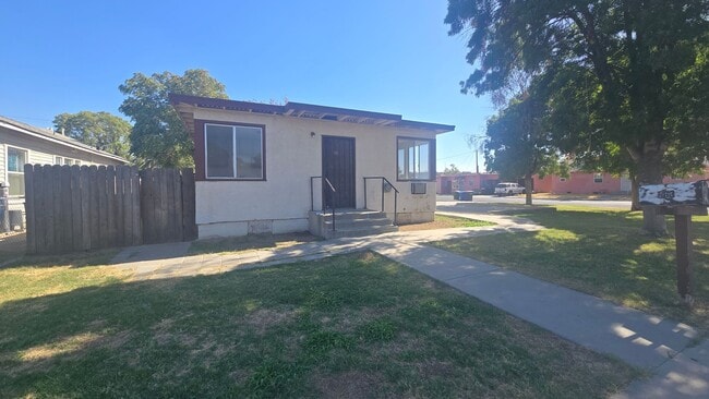 Building Photo - updatd 2 BR apartment home.
