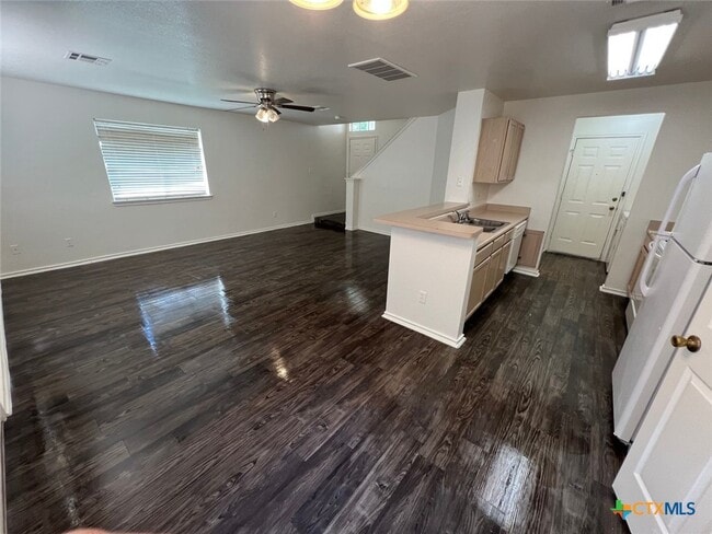 Building Photo - 935 Sagewood Trail Rental