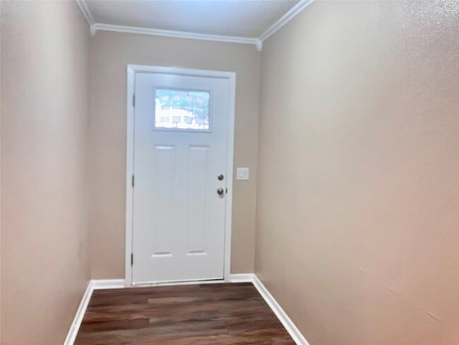 Photo - 8710 Shiloh St