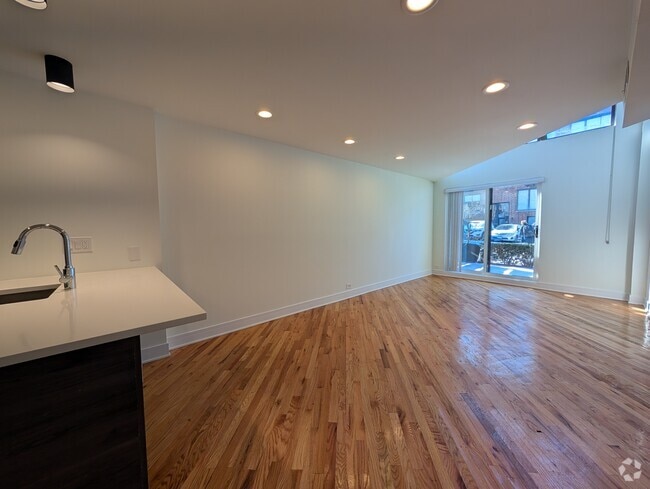 Building Photo - 1014 W Grace St Unit #9548B101 Rental