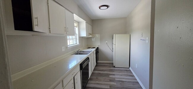 Photo - 650 Central Ave