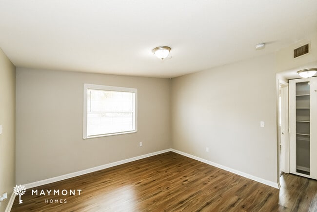 Photo - 10406 Pinehurst Dr