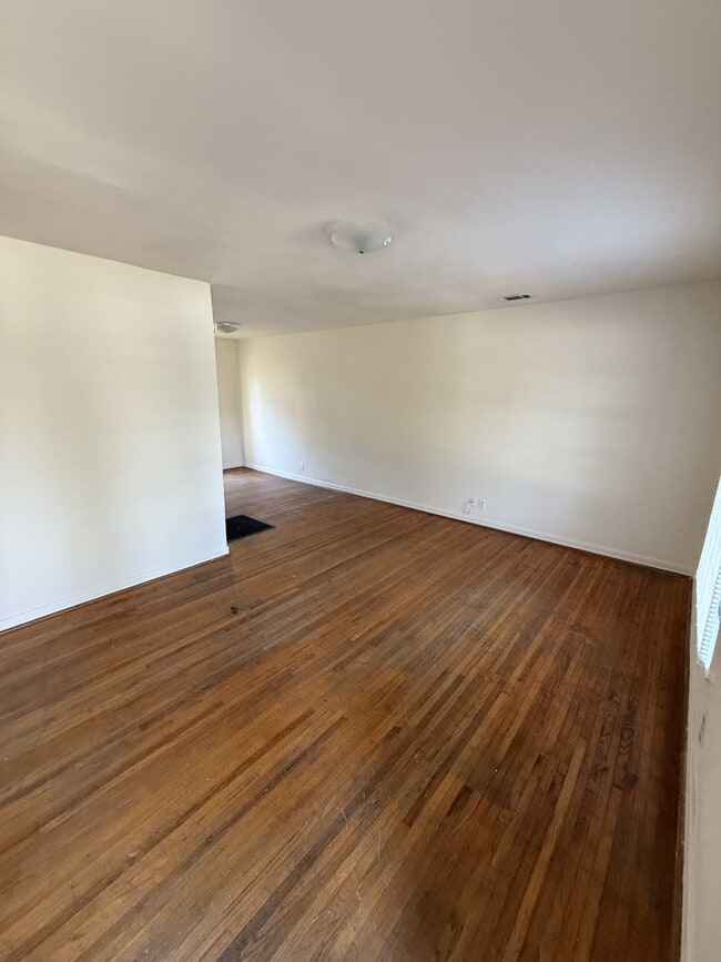 Photo - 301 Cloud St