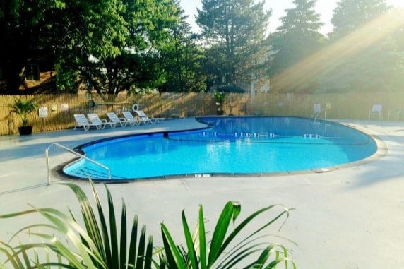 Photo - Willows On France