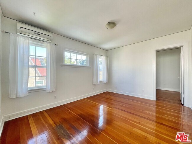 Photo - 521 Kings Rd