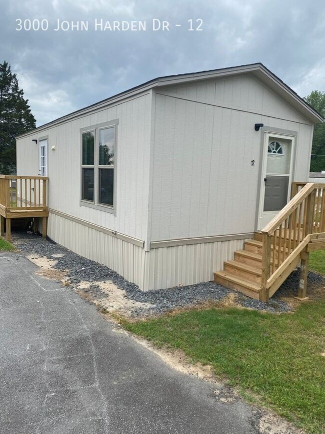 Building Photo - 3000 John Harden Dr