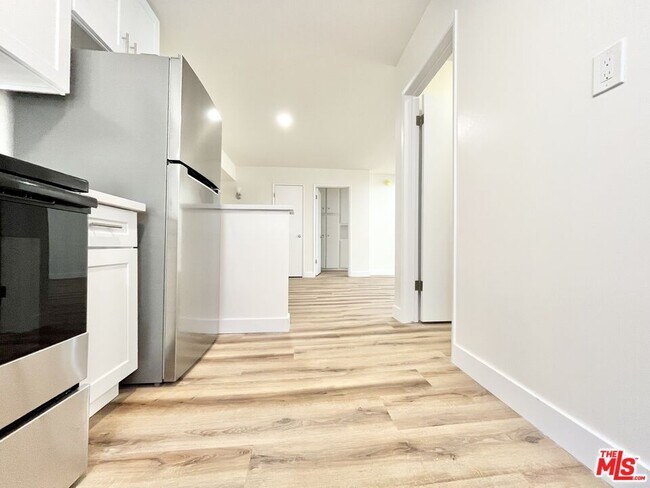 Photo - 1784 N Sycamore Ave