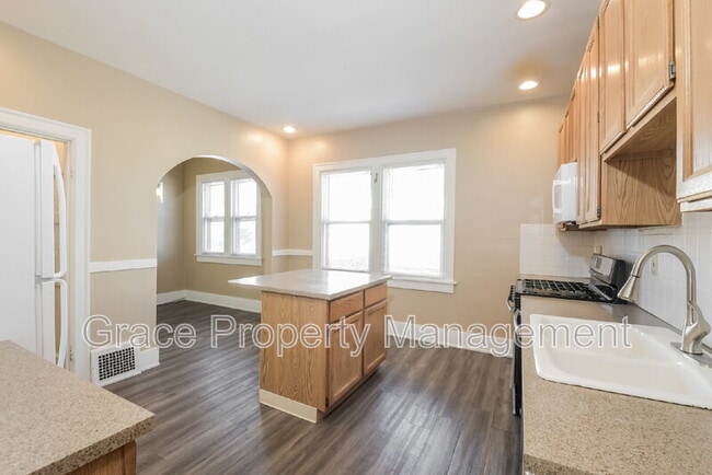 Photo - 1442 Perry St