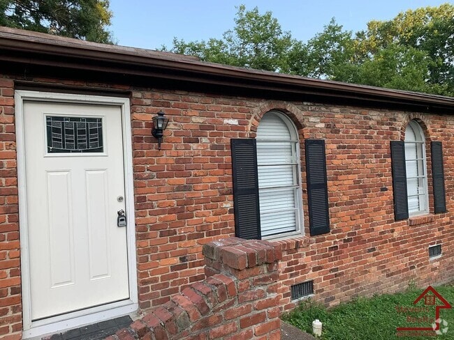 Building Photo - 4380 Delashmitt Rd Unit B Rental