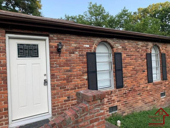 Building Photo - 4380 Delashmitt Rd Rental