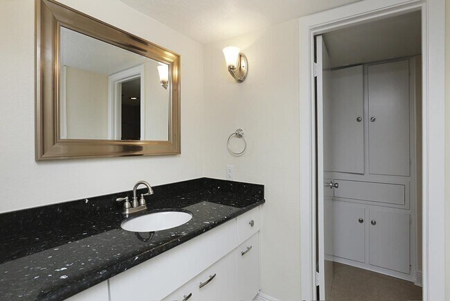 Photo - 3300 Yorktown St Unit 19