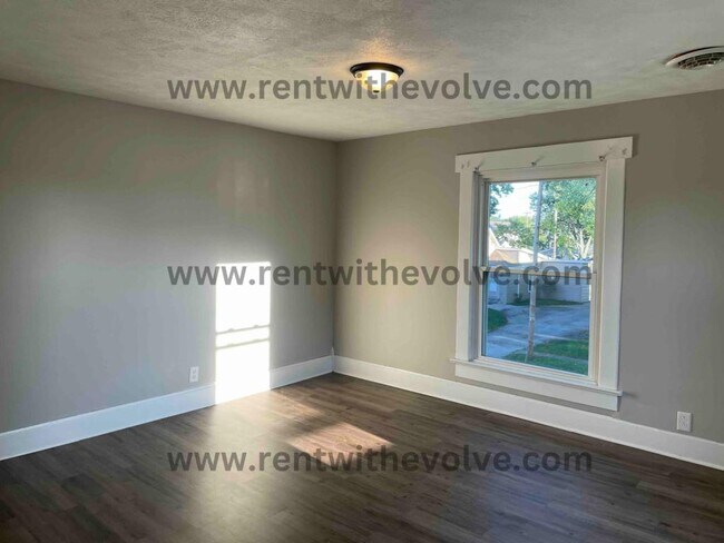 Photo - 450 1/2 E. Carl St., Winchester, IN