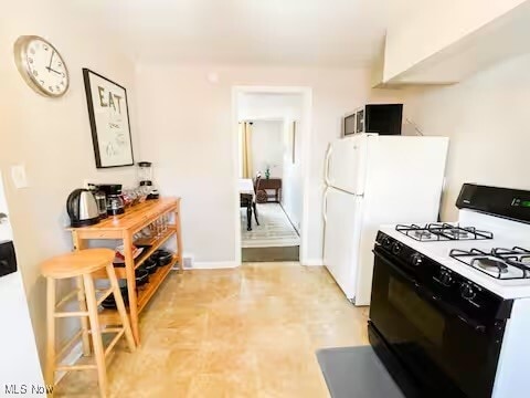 Photo - 490 E 222nd St Unit Up