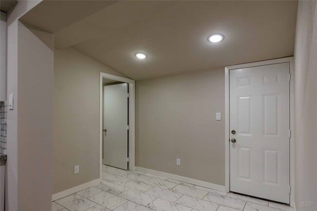 Photo - 11933 Beechnut St Unidad True