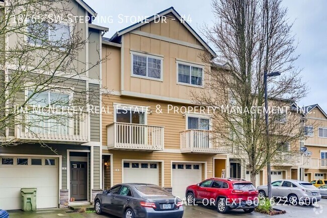 Building Photo - Updated 3 Bedroom Townhome is located near... Unit #4