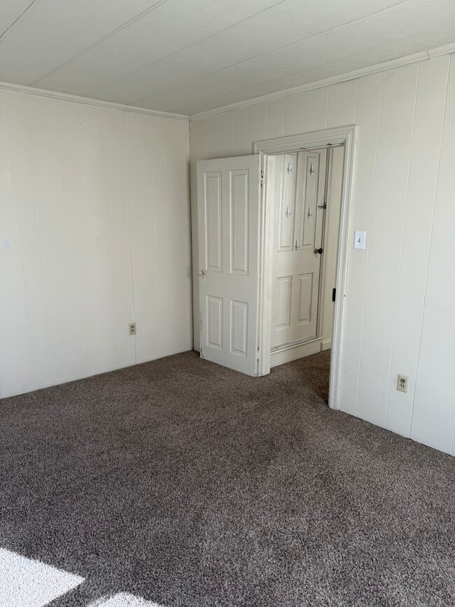 Photo - 230 Adelia St