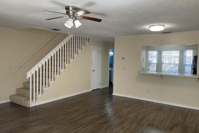 Photo - 2 Bedroom Townhome in Lexington Square