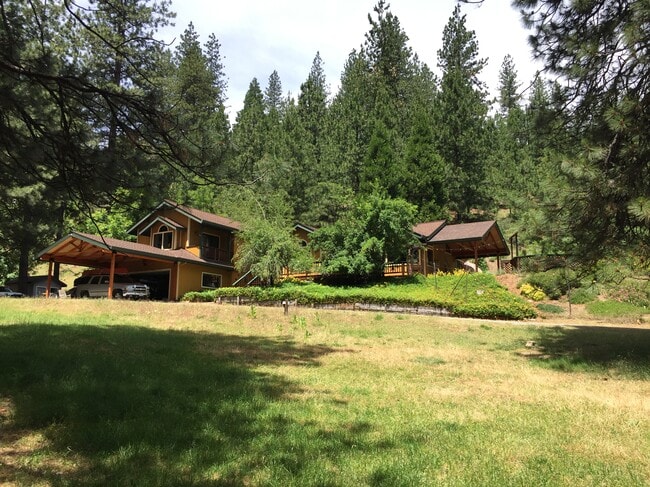 House from Front Yard - 26927 Manzanita Ct