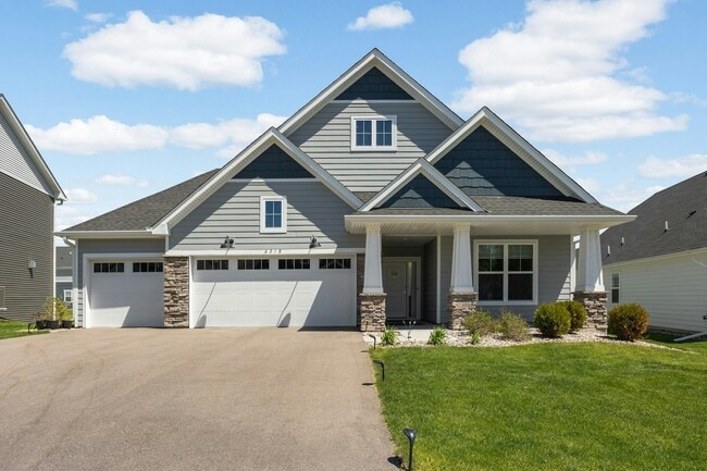 Building Photo - 6218 Tamarack Ln