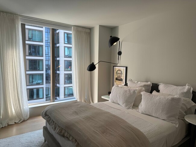 Building Photo - 135 Seaport Blvd Unit 803 Rental