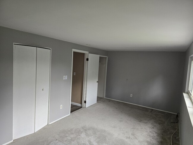128 S Christine Cir