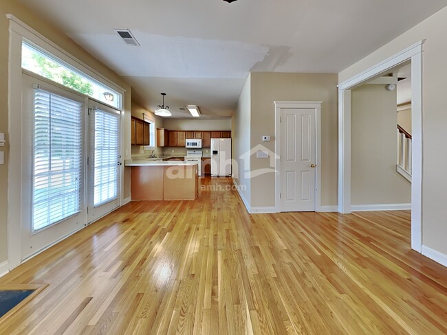 Photo - 408 Hydrangea St