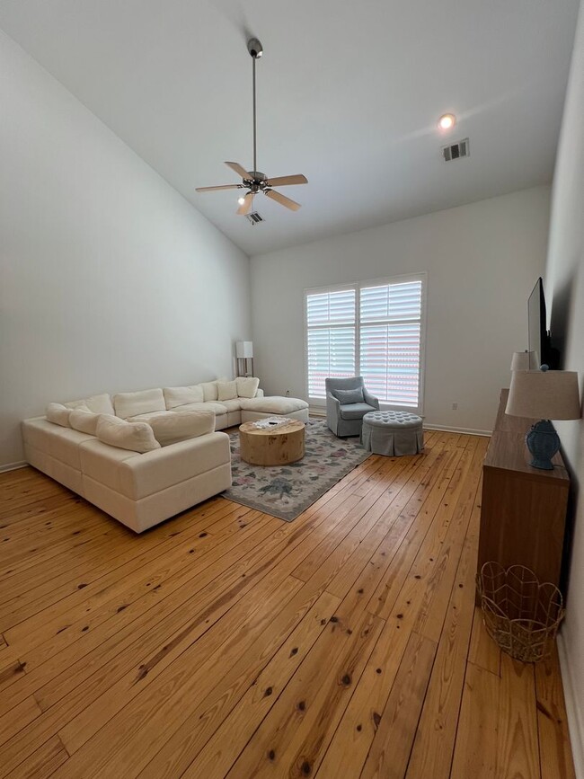 Photo - Spacious 3-Bedroom Home for Rent!