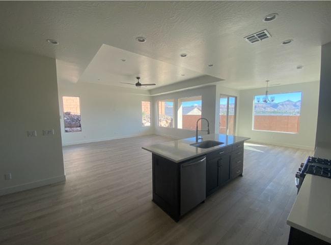 Photo - 1541 W 470 N