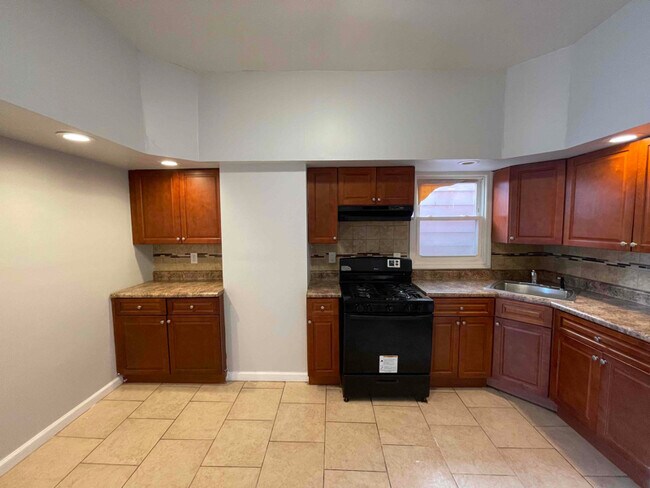 Photo - 161 Seaview Ave