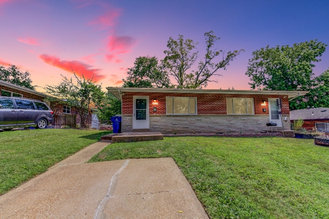 Building Photo - 4059 Esseldale Dr Unit 4059 Rental
