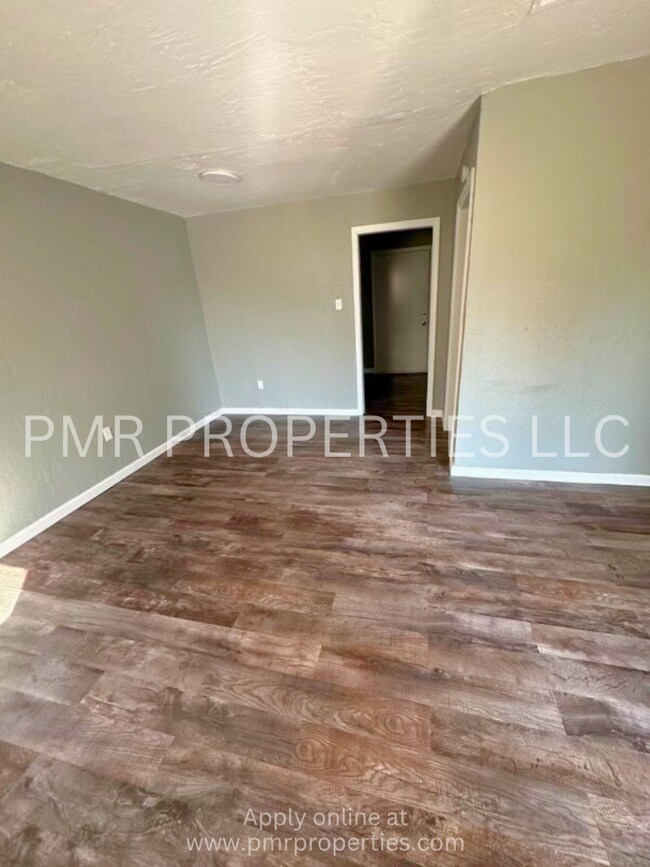 Photo - 2 Bedrooms / 1 Bathroom House