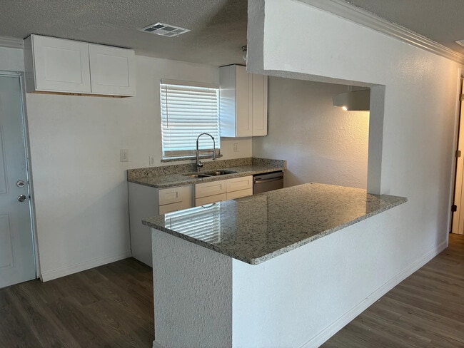 Photo - 2620 E 33rd Ave