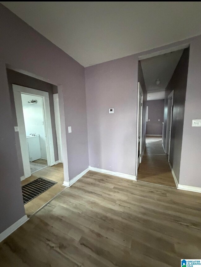 Photo - 601 13th St N
