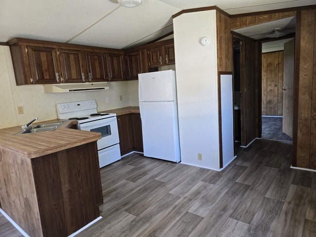 Photo - 472 Ruben Wells Rd