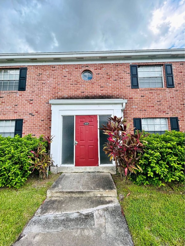 Photo - 1400 Holden Ave