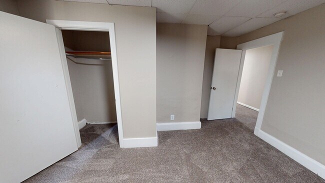 Photo - 33 Westminster Ave Unit Lower