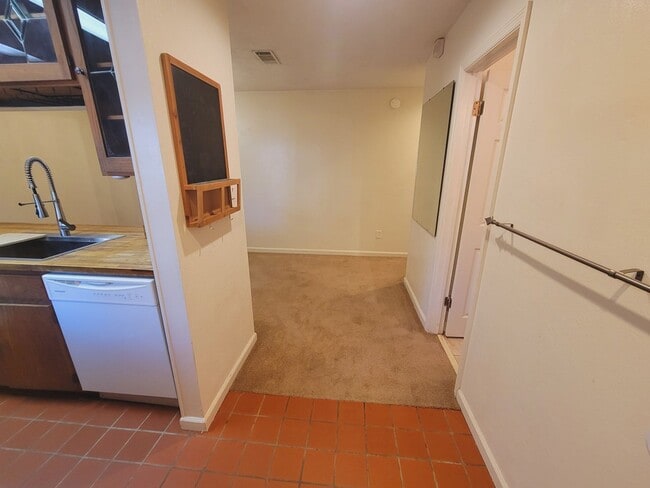 Photo - MIDTOWN 2/2.5 w/ Large Fenced Yard, Deck, Washer/Dryer, & Huge Bedrooms! Avail NOW for $1495/month!