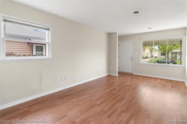 Photo - 5659 Lathers St