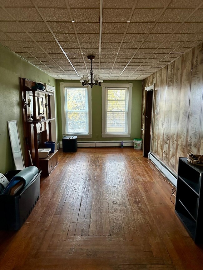 Building Photo - 21 Morris St Unit 3 Bedroom 1st Floor