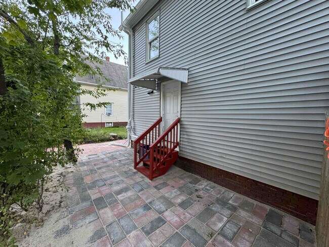 Photo - 175 St John St Unit 1