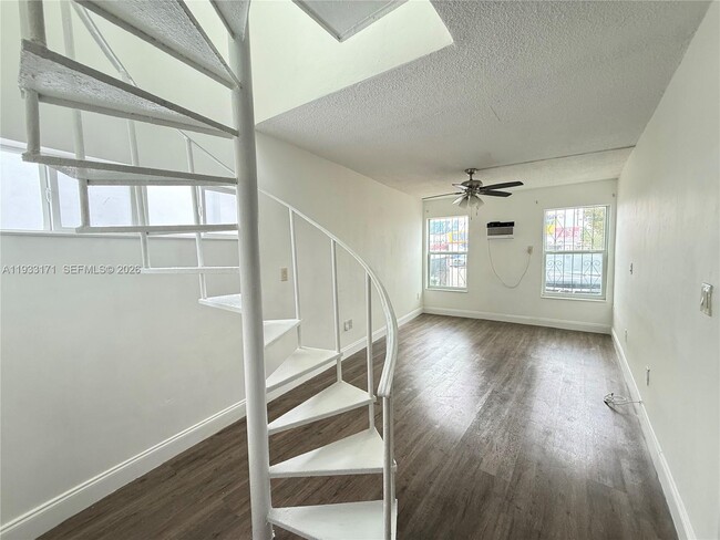 Photo - 761 SW 73rd Ct