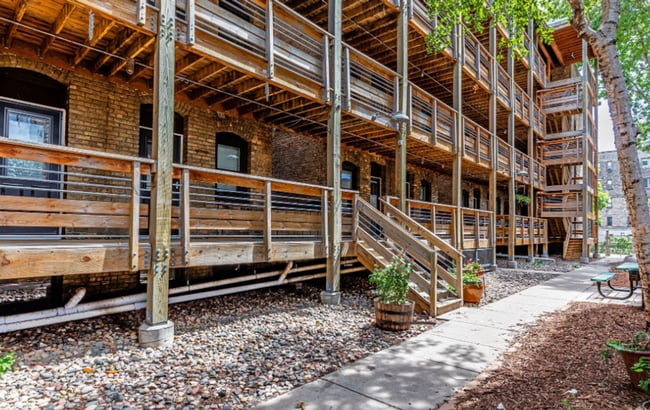 Photo - 1400–1408 Spruce Pl – Oak Grove Downtown