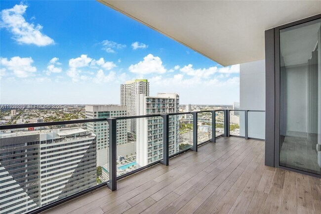 Photo - 88 SW 7th St Unidad 2708