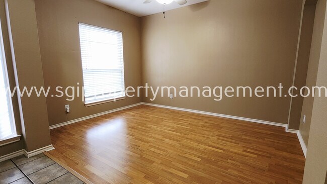 Photo - 5322 Greyson Dr