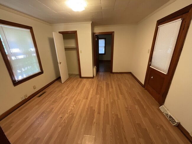 Photo - 28 St Mary Ave NW