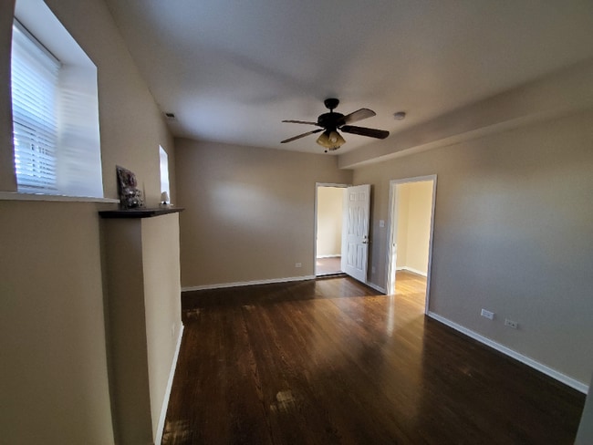 Building Photo - 7014 S Sangamon St Rental