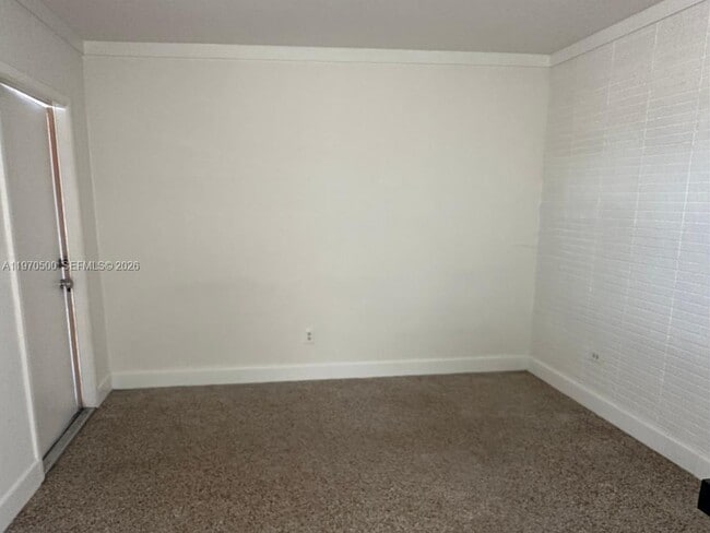 Photo - 186 NW 1st St Unidad 6