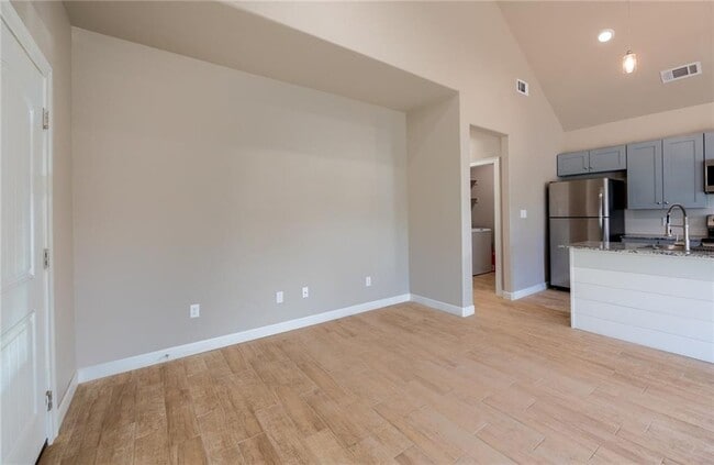 Photo - 901 Vly Oaks Ln