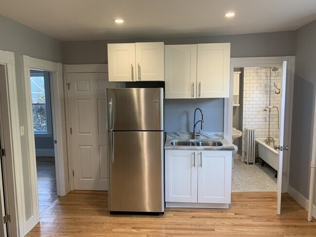 Photo - 323 Lowell St Unit 1